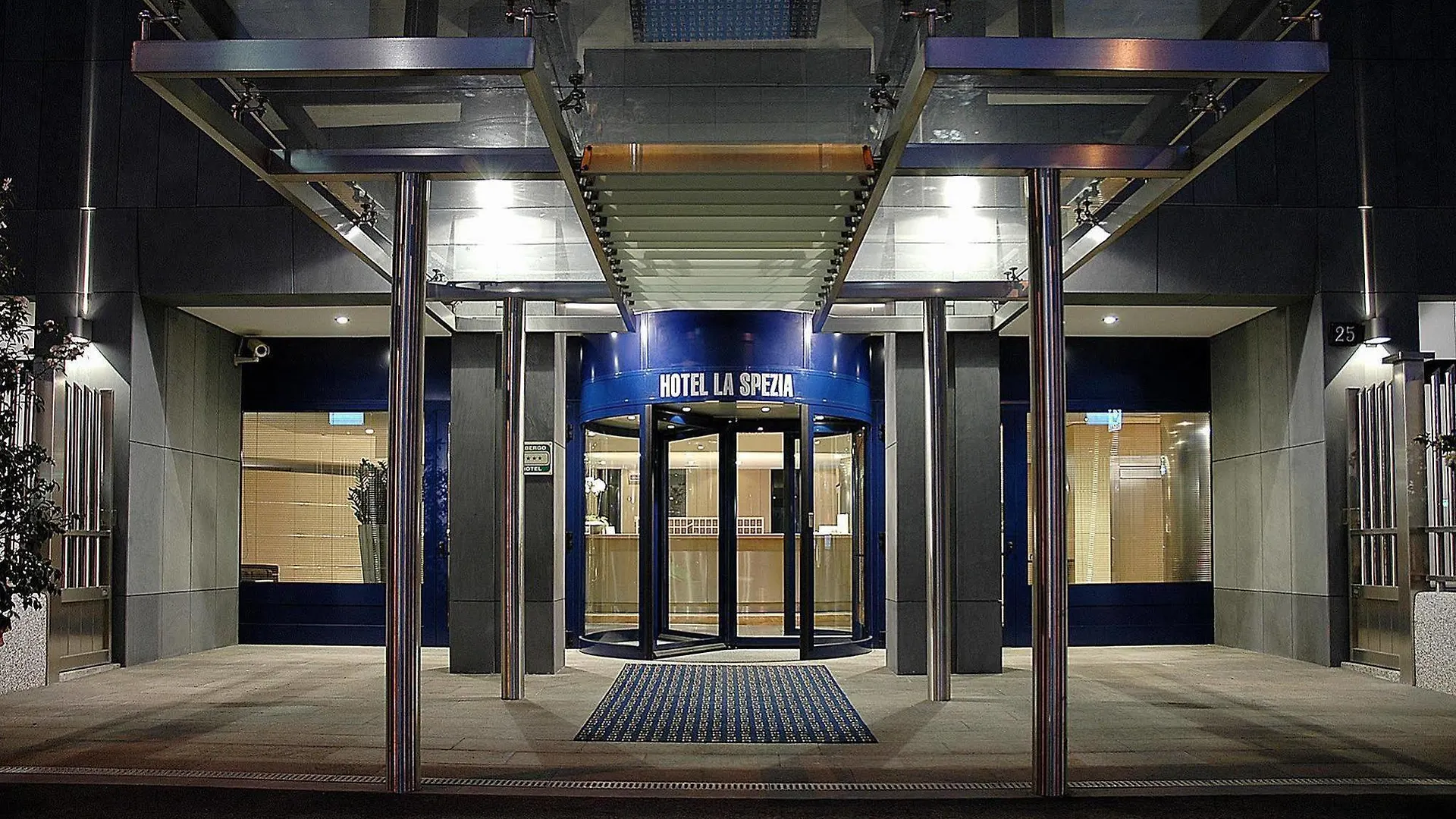 B&B Hotel Milano La Spezia 4*,  Italien